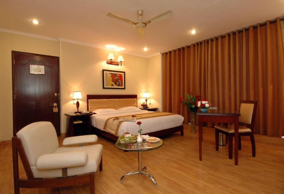 Citrus Hotel Ghaziabad Exterior photo