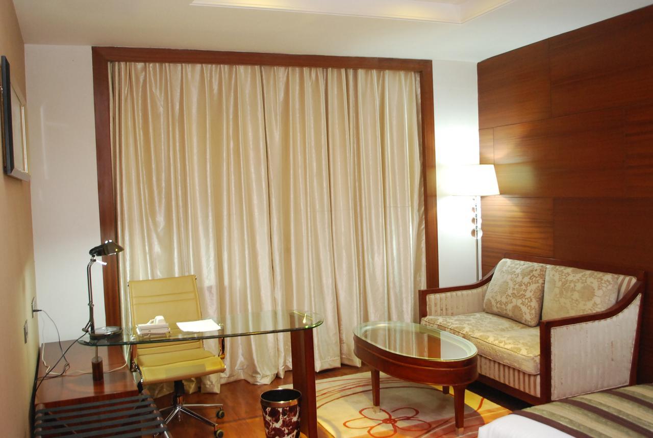 Citrus Hotel Ghaziabad Exterior photo